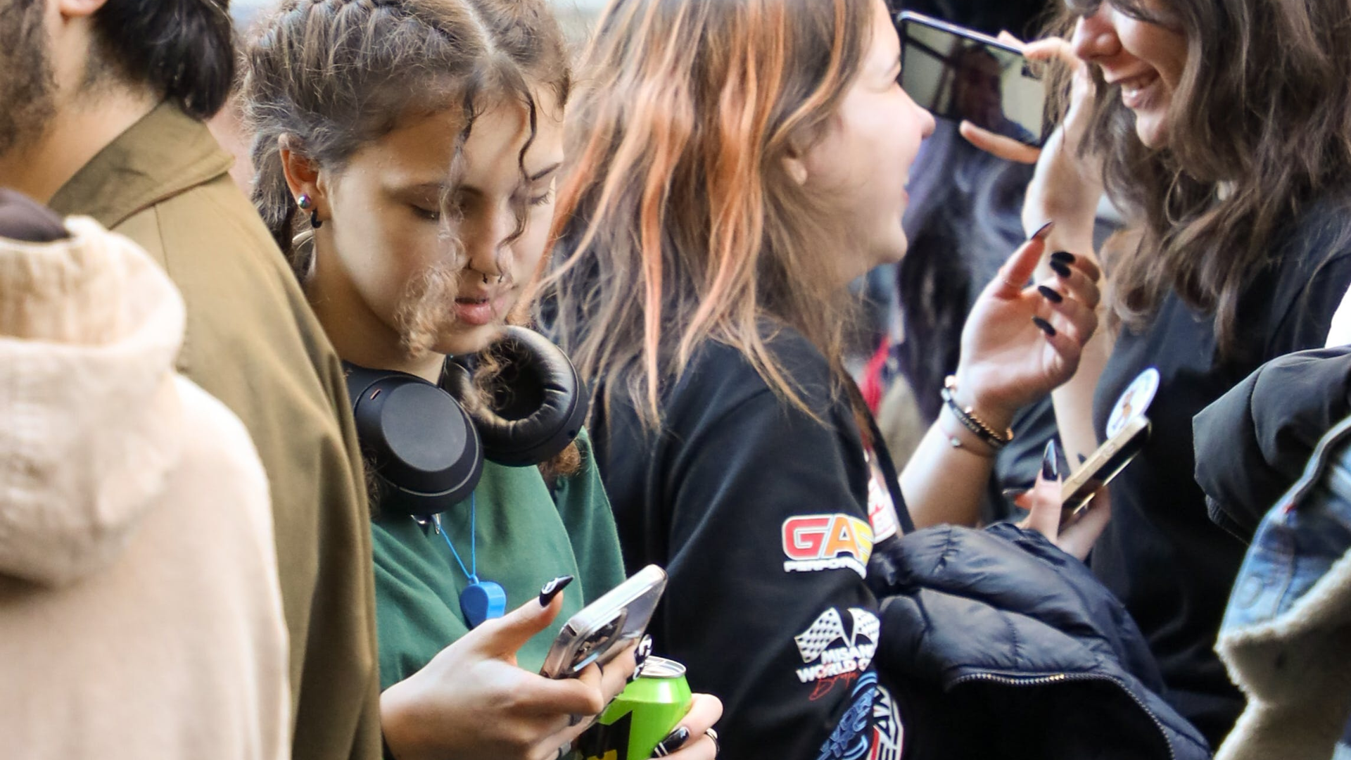 “I am not going to spend my free time googling that” Young people, social media and health messaging